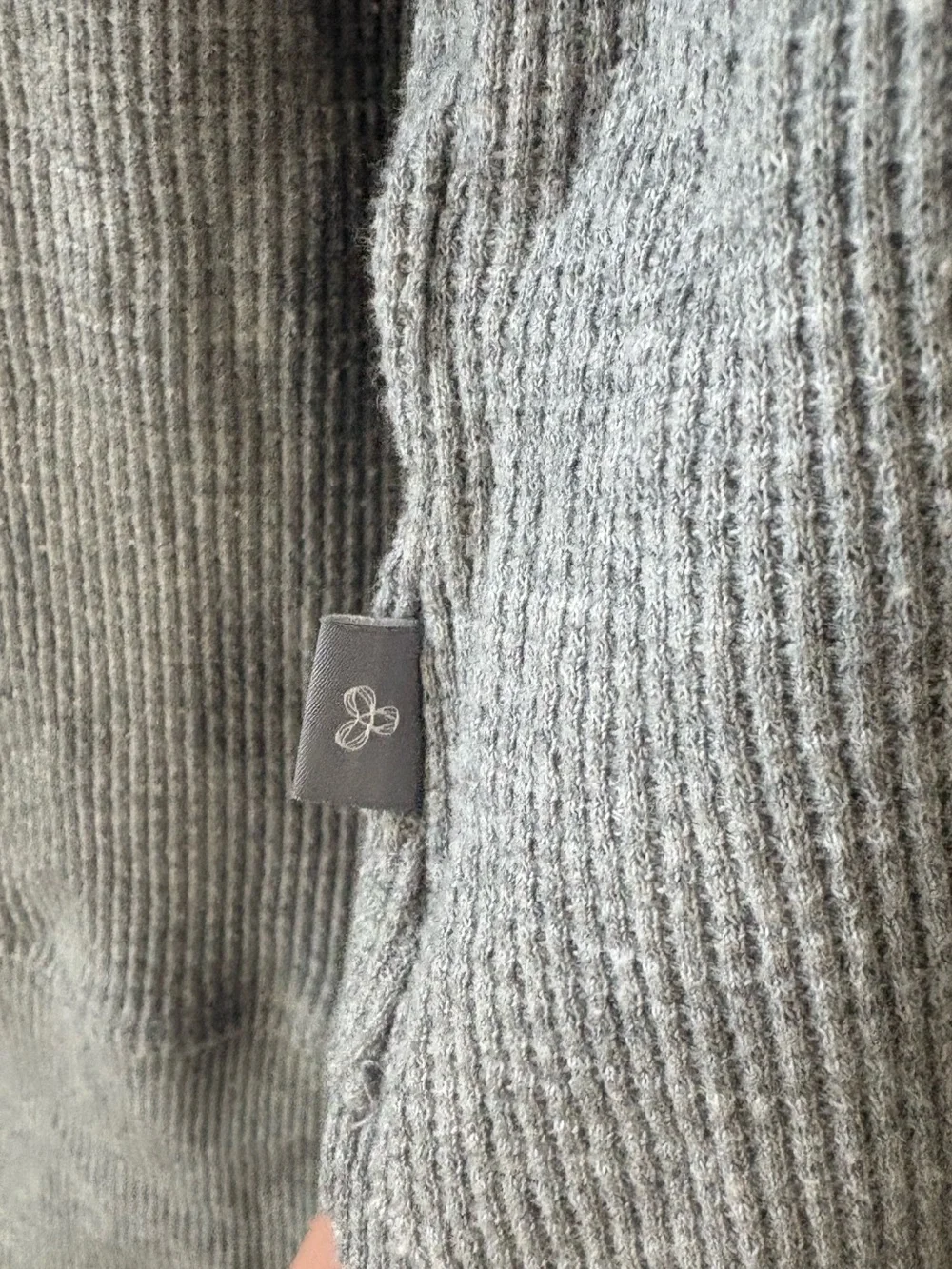 TNA by Aritzia Gray Waffle Knit Cowl Neck Long Sleeve Top Size Medium - Picture 7 of 9